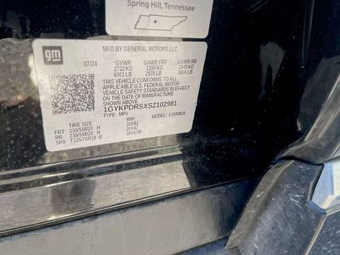 Used 2025 Cadillac XT6 Premium Luxury w/ LPO, Floor Liner Package image 35