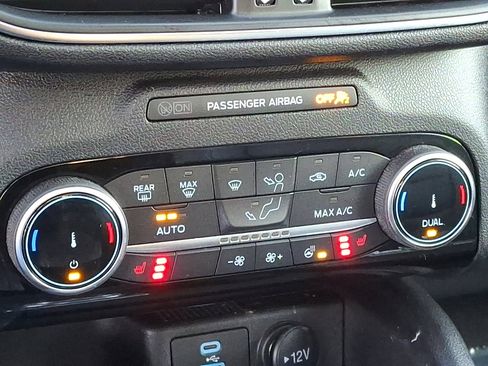 Certified 2022 Ford Escape Titanium image 19