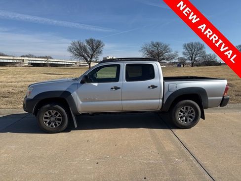 Used 2013 Toyota Tacoma 4x4 Double Cab w/ Convenience Pkg image 6