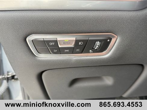 Used 2023 BMW X7 xDrive40i w/ Premium Package AWD/4WD image 32