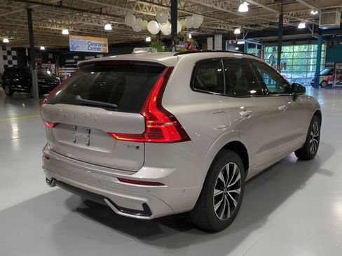 Used 2024 Volvo XC60 B5 Plus w/ Protection Package Premier AWD/4WD image 8