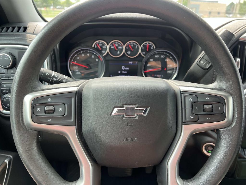 Used 2020 Chevrolet Silverado 1500 RST w/ RST Value Package AWD/4WD image 16