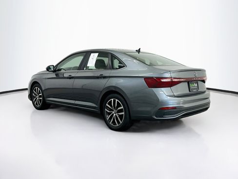 Used 2025 Volkswagen Jetta SE FWD image 5