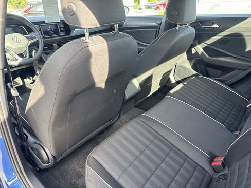 Certified 2024 Volkswagen Jetta Sport image 9