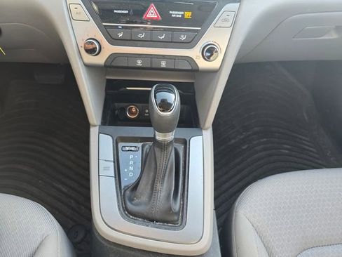 Used 2018 Hyundai Elantra SEL FWD image 19