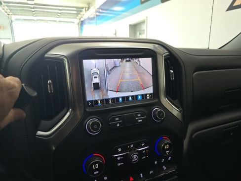 Used 2020 Chevrolet Silverado 1500 LTZ w/ LTZ Premium Package AWD/4WD image 23
