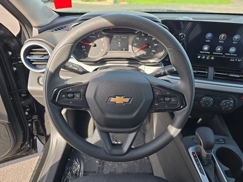 New 2026 Chevrolet Trax LS w/ LS Convenience Package FWD image 13