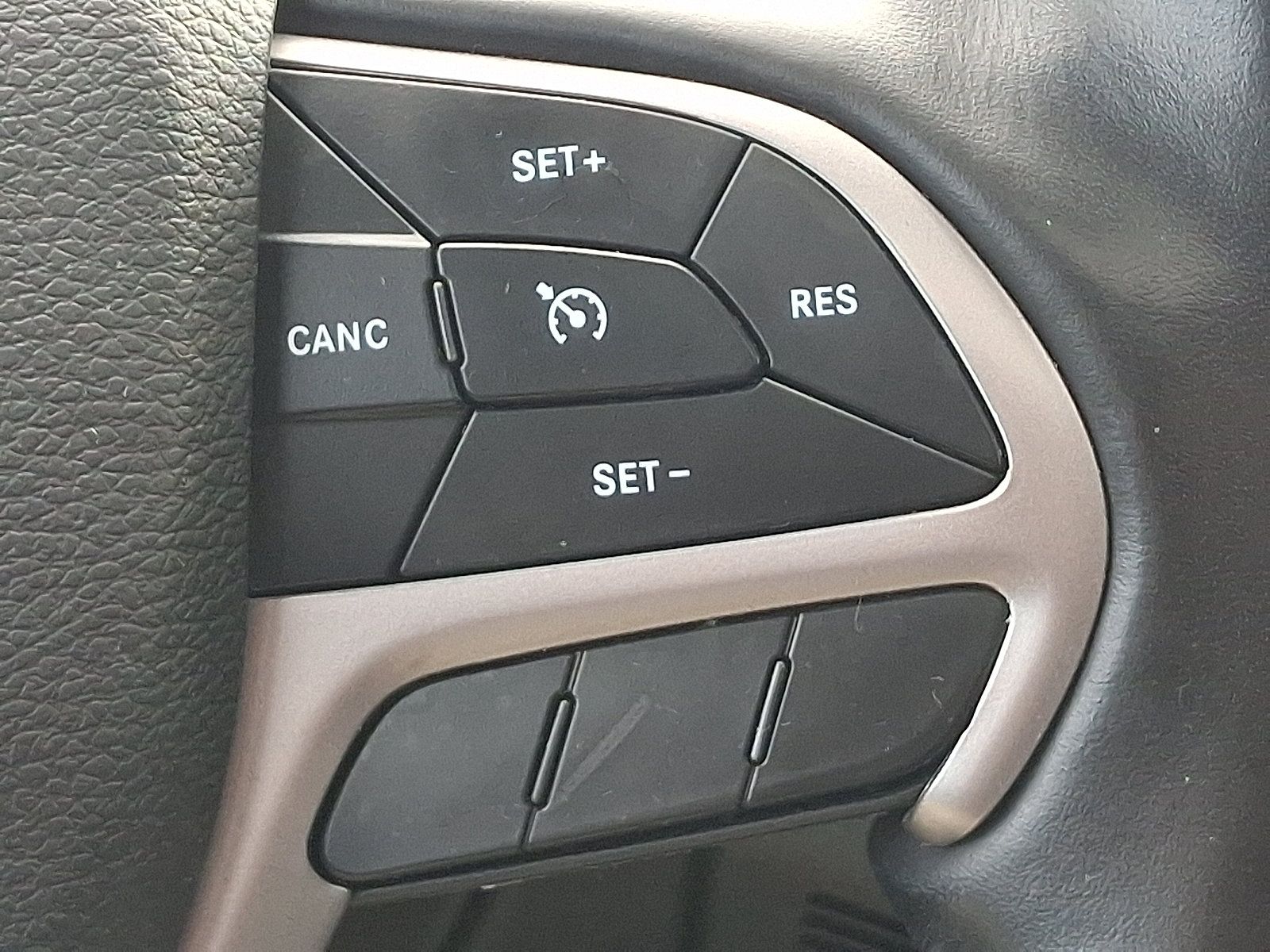 Certified 2021 Jeep Grand Cherokee Laredo X AWD/4WD image 23
