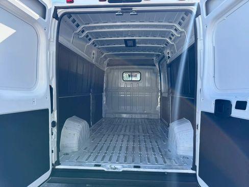 Used 2025 RAM ProMaster 2500 w/ Convenience Group FWD image 10