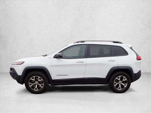 Used 2017 Jeep Cherokee Trailhawk image 12