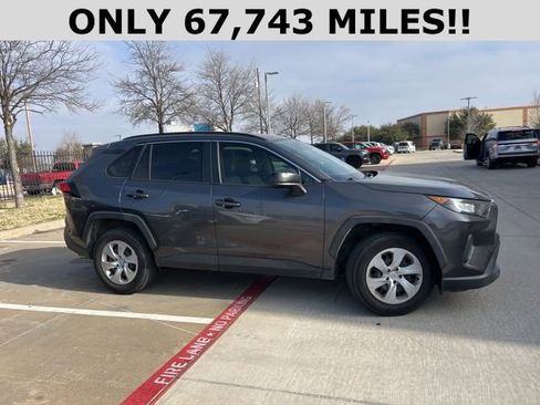 Used 2019 Toyota RAV4 LE image 2