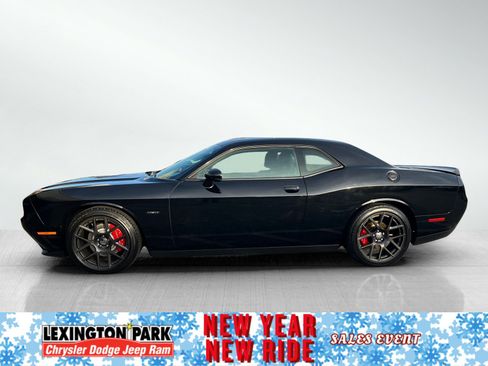 Used 2016 Dodge Challenger R/T image 3