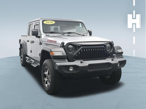 Used 2020 Jeep Gladiator Sport w/ Quick Order Package 24S AWD/4WD image 3