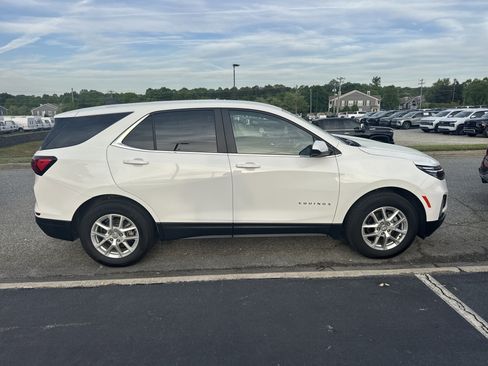 Certified 2024 Chevrolet Equinox LT w/ LPO, Floor Liner Package image 11