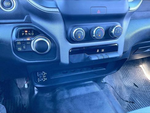 Used 2024 RAM 2500 Tradesman w/ Chrome Appearance Group AWD/4WD image 24