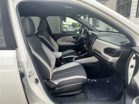 Used 2025 Subaru Forester AWD/4WD image 6