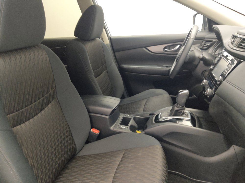 Used 2017 Nissan Rogue SV w/ SV Premium Package FWD image 21