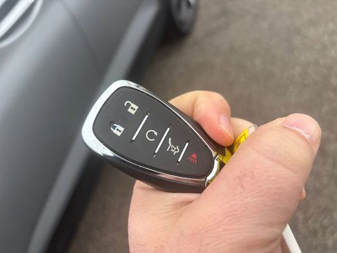 Used 2023 Chevrolet TrailBlazer RS w/ Sun and Liftgate Package image 35