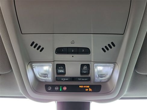 Used 2021 GMC Terrain SLT w/ Infotainment Package II image 33