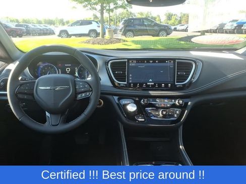 Used 2026 Chrysler Pacifica Limited w/ S Appearance Package AWD/4WD image 11