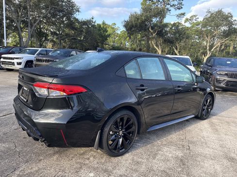 Used 2022 Toyota Corolla SE image 3