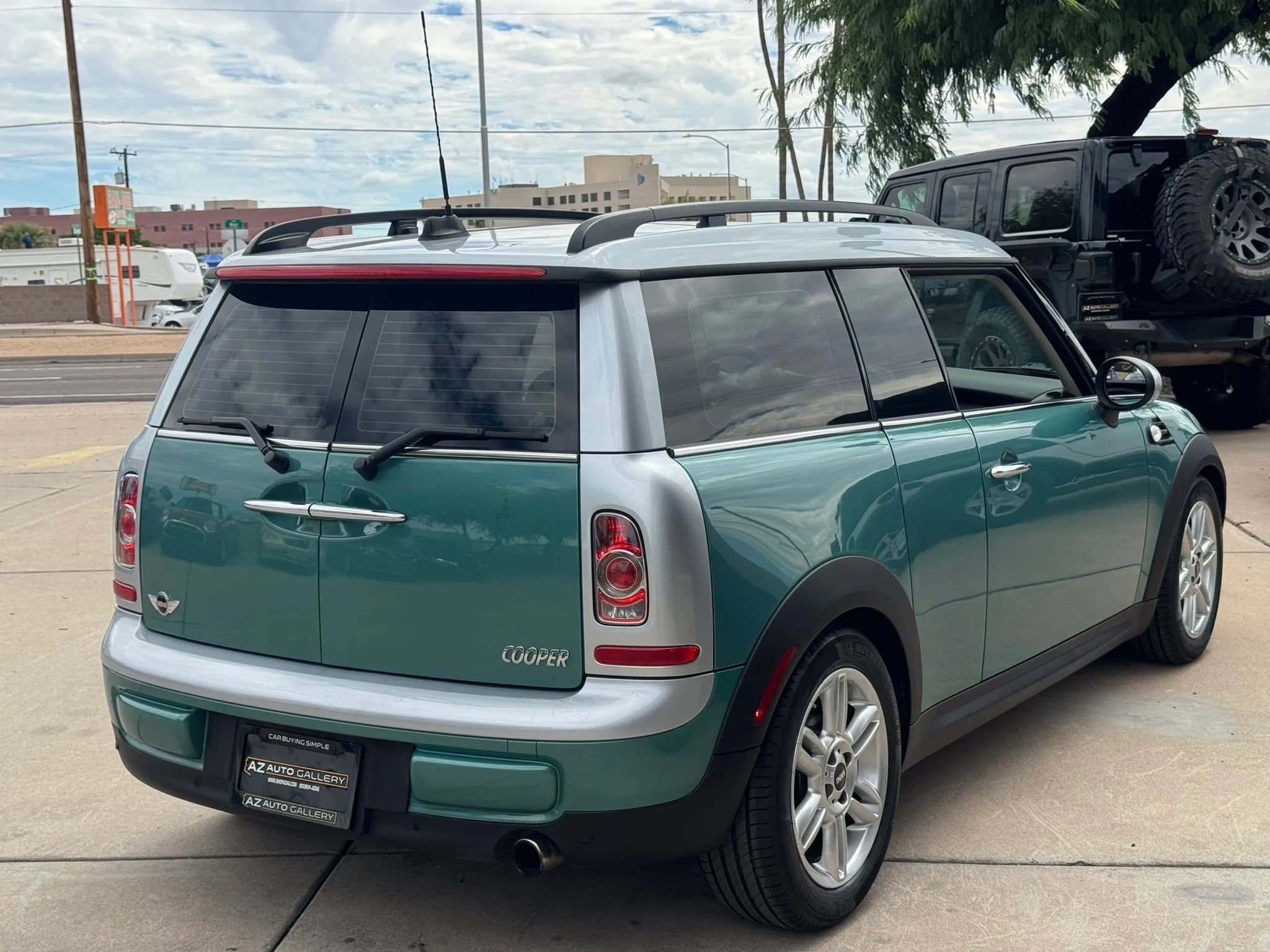 Used 2012 MINI Cooper Clubman FWD image 6
