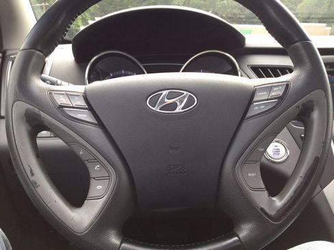 Used 2013 Hyundai Sonata SE w/ Navigation & Sunroof Pkg FWD image 26