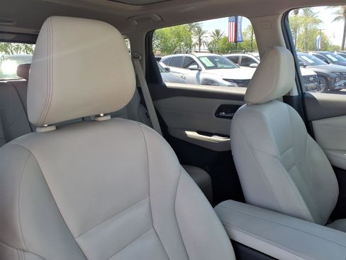 Used 2022 Nissan Rogue SL image 12