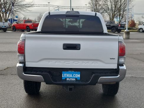 Used 2020 Toyota Tacoma TRD Off-Road image 13