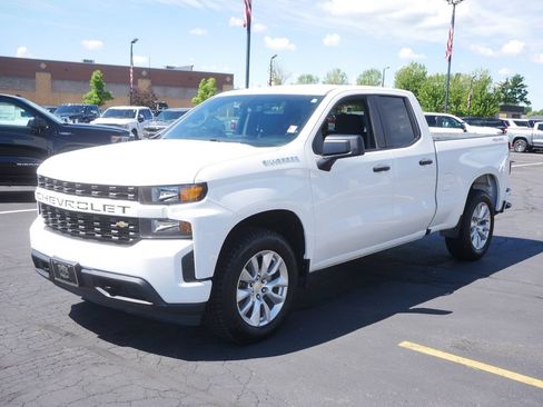 Used 2020 Chevrolet Silverado 1500 Custom w/ Trailering Package AWD/4WD image 8