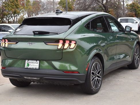 Certified 2025 Ford Mustang Mach-E Premium image 8