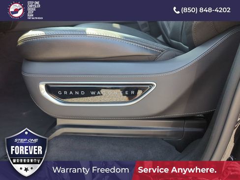 Used 2024 Jeep Grand Wagoneer L 4WD image 12