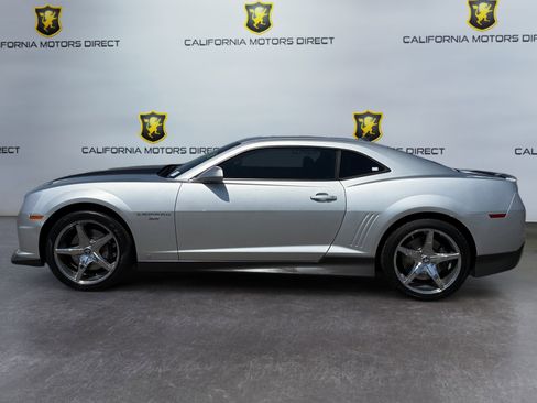 Used 2010 Chevrolet Camaro SS w/ LPO, Ground Effects Package RWD image 2