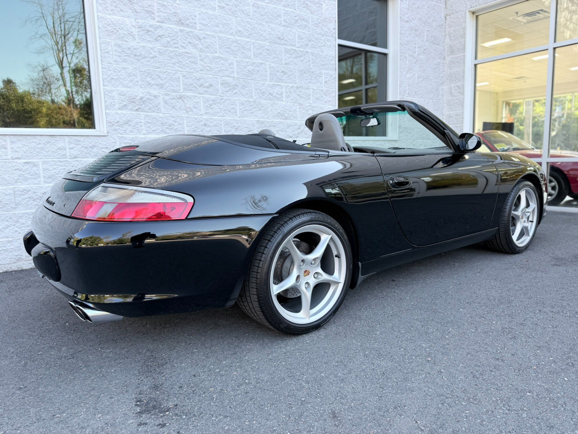Used 2002 Porsche 911 Carrera 4 AWD/4WD image 46