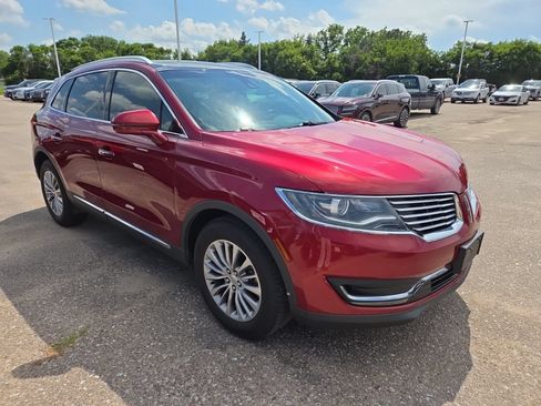 Used 2017 Lincoln MKX Select w/ Select Plus Package AWD/4WD image 6
