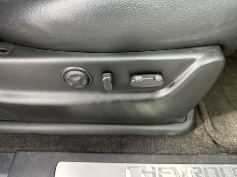 Used 2010 Chevrolet Suburban LTZ image 28