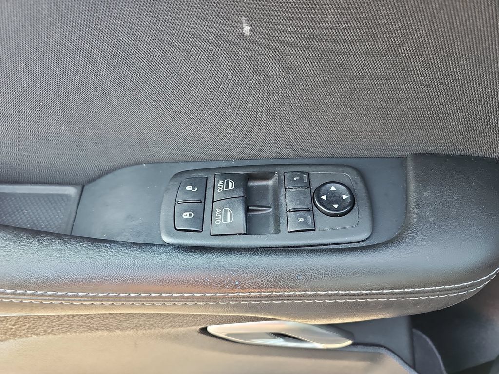 Used 2019 Dodge Challenger SXT RWD image 26