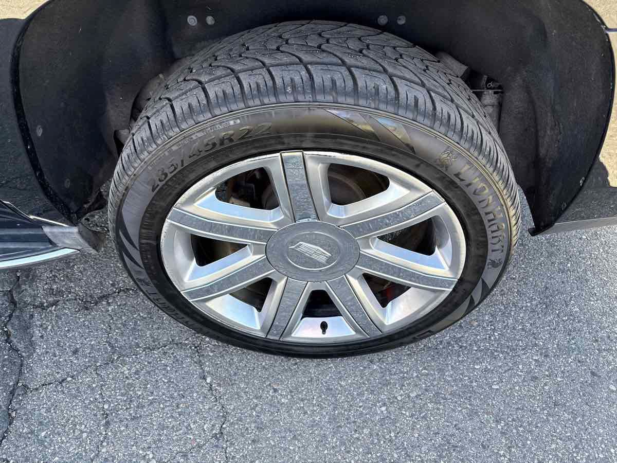 Used 2019 Cadillac Escalade ESV Premium Luxury AWD/4WD image 9