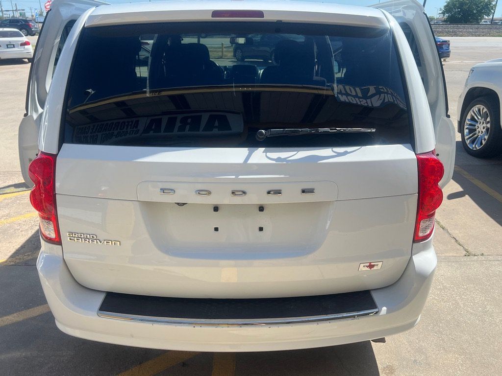 Used 2020 Dodge Grand Caravan SE FWD image 5