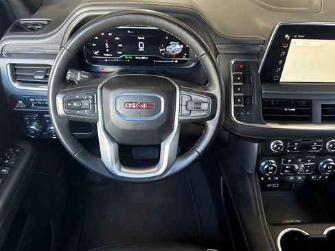 Used 2024 GMC Yukon SLT AWD/4WD image 15