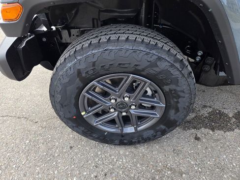New 2026 Jeep Gladiator Sport AWD/4WD image 10