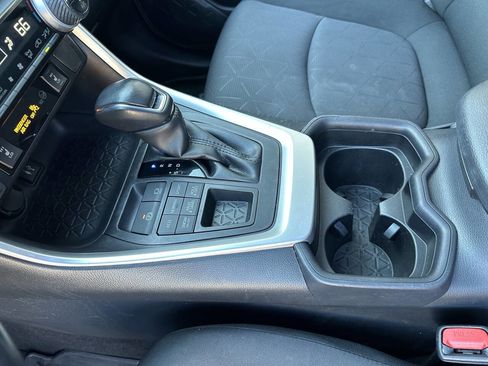 Used 2019 Toyota RAV4 XLE image 33