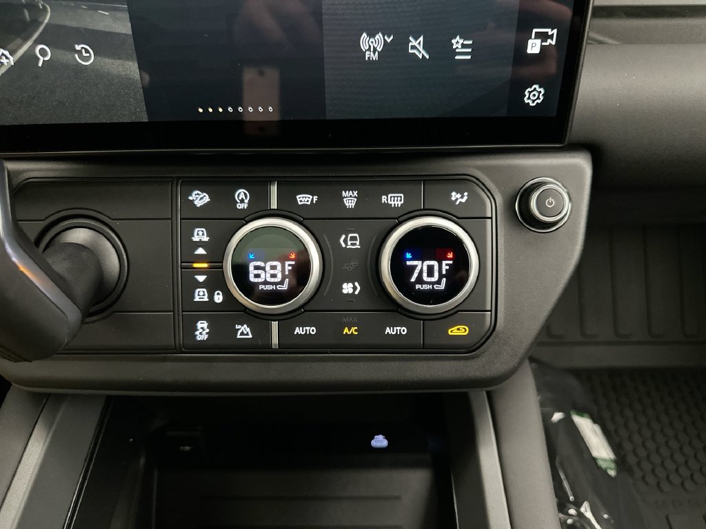New 2026 Land Rover Defender 110 S AWD/4WD image 13