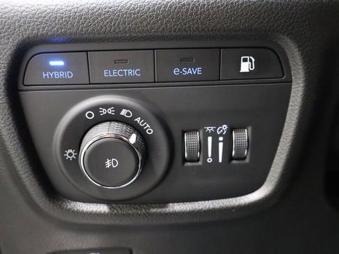 Used 2023 Jeep Grand Cherokee Overland image 23