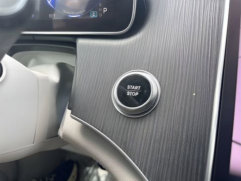 Used 2023 Mercedes-Benz EQE 500 4MATIC SUV w/ Exclusive Trim Package image 23