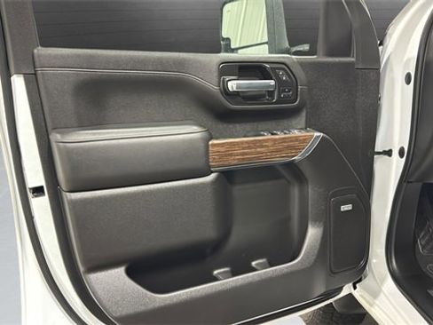 Used 2022 Chevrolet Silverado 3500 High Country image 24