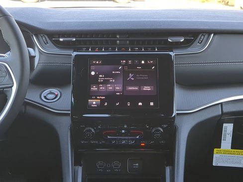 New 2025 Jeep Grand Cherokee Laredo image 16