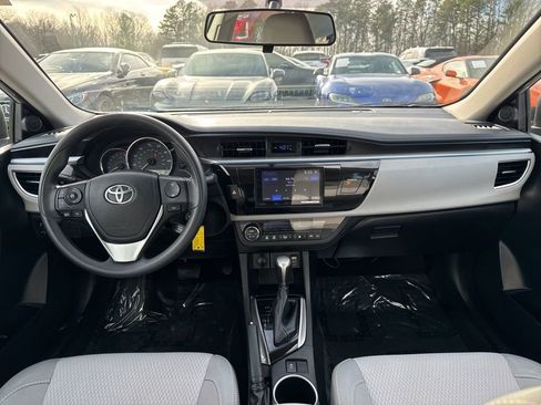 Used 2014 Toyota Corolla LE image 11