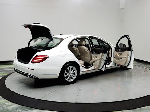 Used 2017 Mercedes-Benz E 300 image 11