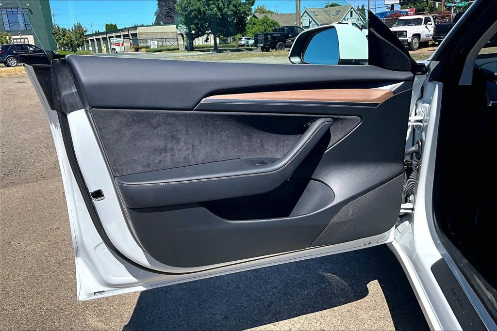 Used 2021 Tesla Model 3 Standard Range Plus RWD image 22